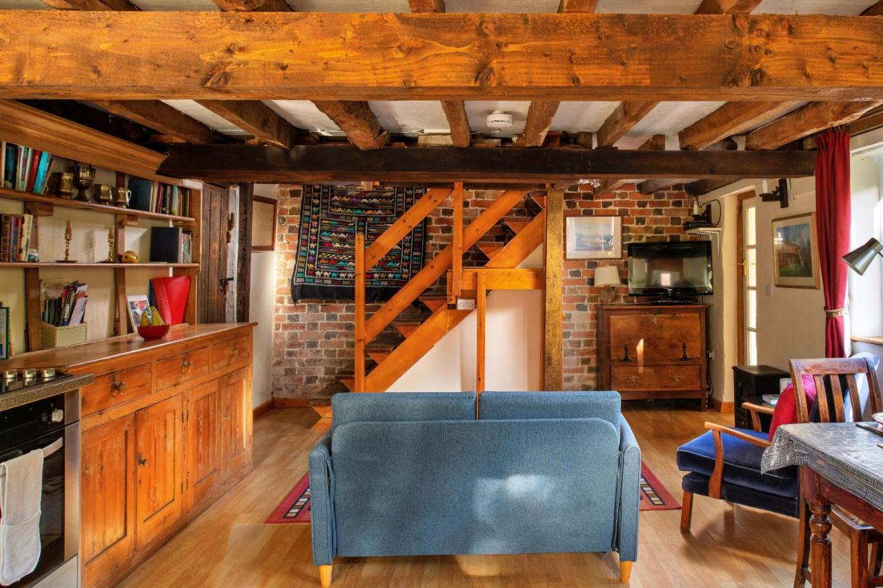 Finest Retreats - Great Cantal Granary Llandrindod Wells Extérieur photo